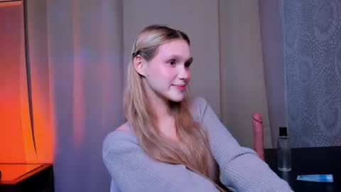 Adeline online show from 06-12-26, 04:11