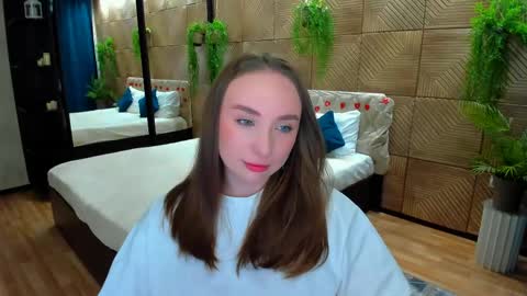 Emelie online show from 04-25-26, 10:18