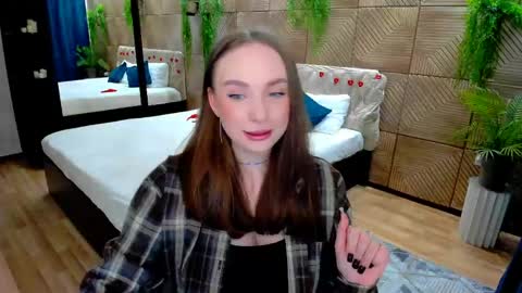 Emelie online show from 06-08-26, 10:04