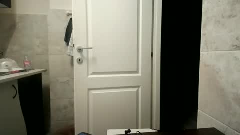 Snapshot of pieceofmoon chatting on 11-30-25, 10:03 Moonie online show from 11-30-25, 10:03