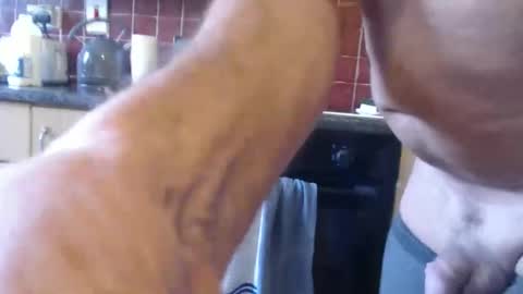 Snapshot of piercedcock069 chatting on 10-04-25, 09:18 piercedcock069 online show from 10-04-25, 09:18