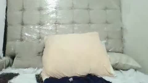 pieslatinos online show from 12-30-24, 03:14