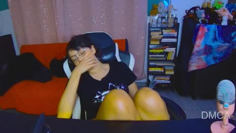 Snapshot of piixiie_d_oll chatting on 02-11-26, 03:22 Andrea G online show from 02-11-26, 03:22