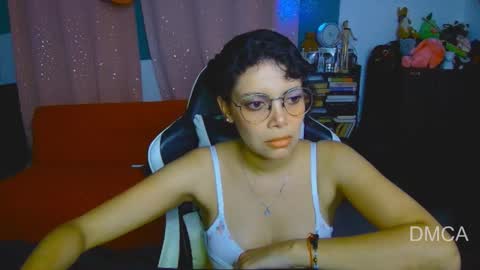 Snapshot of piixiie_d_oll chatting on 03-16-26, 02:06 Andrea G online show from 03-16-26, 02:06