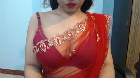 Snapshot of pilowprincess chatting on 06-05-26, 07:19 Sayra online show from 06-05-26, 07:19