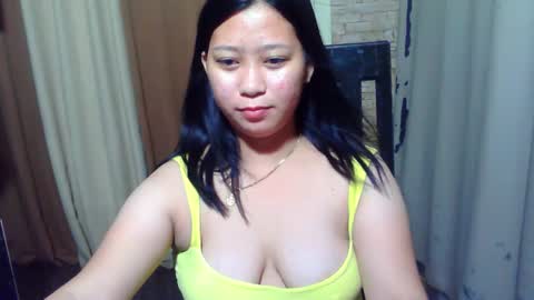 Snapshot of pinay_dhalia chatting on 10-11-25, 10:47 Dhalia online show from 10-11-25, 10:47