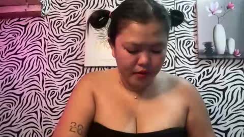 Hot Feb online show from 12-02-25, 01:33