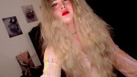 Ivy Morningstar online show from 07-19-26, 01:09