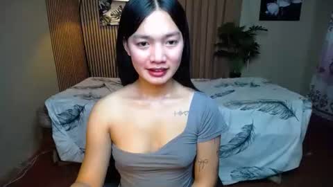 Shenna online show from 10-19-25, 05:08