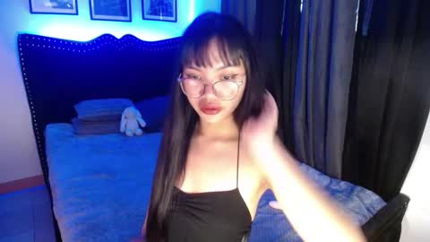 Snapshot of pinay_slutx chatting on 09-28-25, 12:27 dee online show from 09-28-25, 12:27