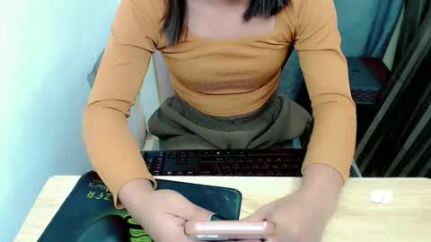 Snapshot of pinay_sweetgirl_ chatting on 10-09-25, 06:17 pinay_sweetgirl_ online show from 10-09-25, 06:17