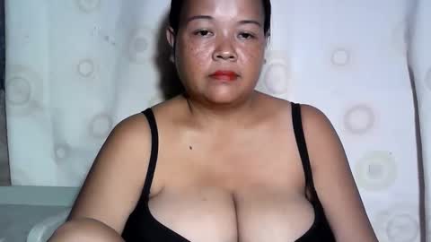 Snapshot of pinay_yummy28 chatting on 11-14-25, 08:35 pinay_yummy28 online show from 11-14-25, 08:35