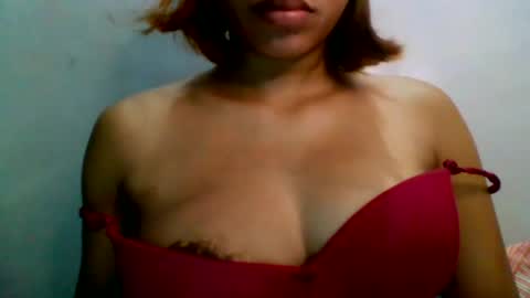 Snapshot of pinaybeauty_25 chatting on 09-21-25, 12:12 im jane online show from 09-21-25, 12:12