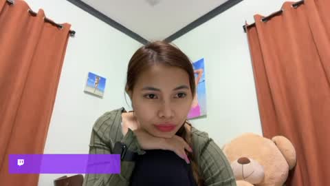 pinaypetite971689 online show from 11-10-25, 12:04