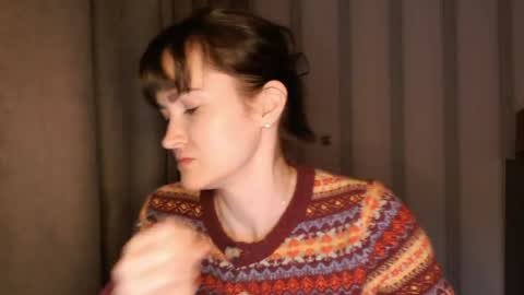 Snapshot of pineapple__mood chatting on 05-07-26, 12:21 online show from 05-07-26, 12:21