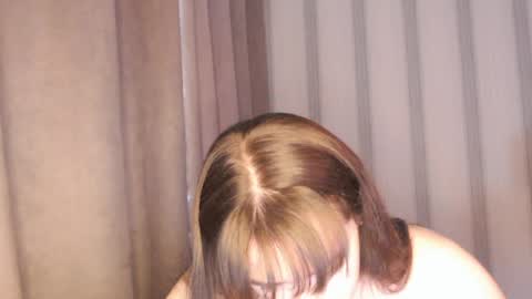Snapshot of pineapple__mood chatting on 05-27-26, 10:12 online show from 05-27-26, 10:12