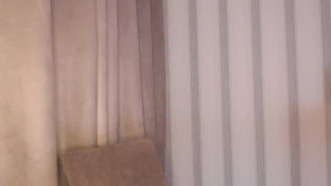 Snapshot of pineapple__mood chatting on 06-07-26, 12:09 online show from 06-07-26, 12:09