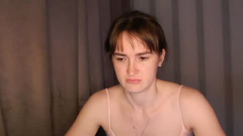 Snapshot of pineapple__mood chatting on 06-11-26, 06:11 online show from 06-11-26, 06:11