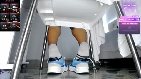 Snapshot of pink__tiffany chatting on 02-23-25, 01:13 tiffany online show from 02-23-25, 01:13