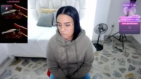 Snapshot of pink__tiffany chatting on 02-28-25, 09:33 tiffany online show from 02-28-25, 09:33