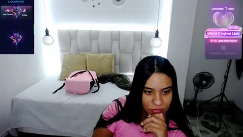 Snapshot of pink__tiffany chatting on 03-04-25, 07:11 tiffany online show from 03-04-25, 07:11