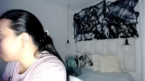 Snapshot of pink__tiffany chatting on 10-12-25, 07:35 tiffany online show from 10-12-25, 07:35