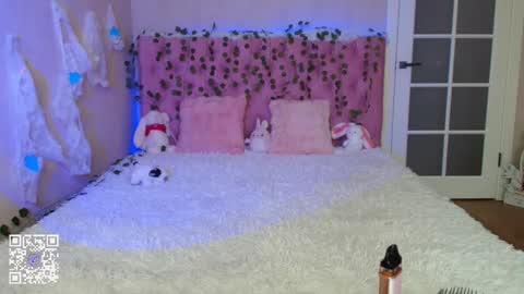 pink_lila18 online show from 02-13-26, 01:23