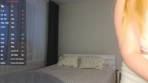 Snapshot of pink_rosee_ chatting on 12-11-24, 02:30   online show from 12-11-24, 02:30