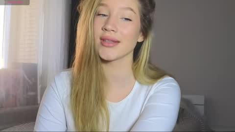 Snapshot of pink_rosee_ chatting on 12-25-24, 03:40   online show from 12-25-24, 03:40