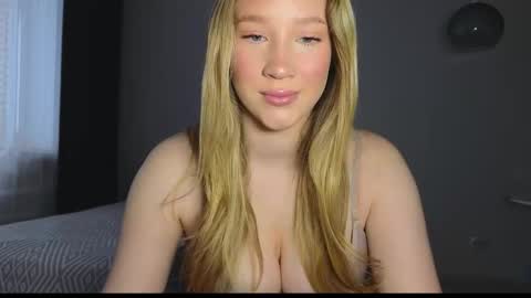 Snapshot of pink_rosee_ chatting on 10-09-25, 02:53   online show from 10-09-25, 02:53