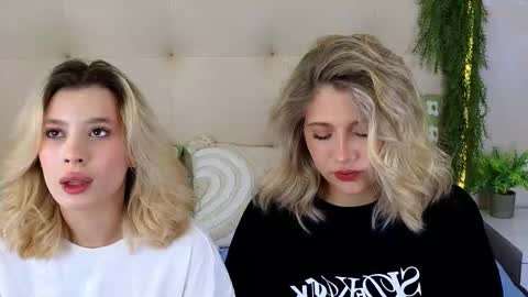 Adele online show from 11-11-25, 08:03