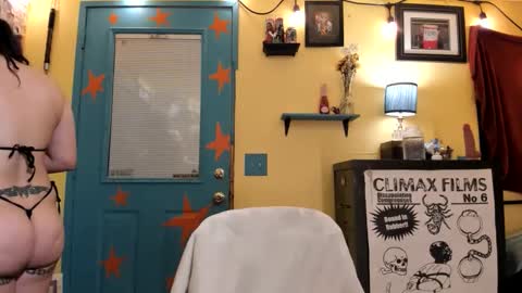 Virginity smiles online show from 12-18-25, 09:04