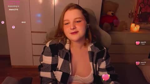 Snapshot of pinkiep1e chatting on 03-04-26, 01:33 pinkiep1e online show from 03-04-26, 01:33