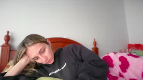 Pinkilola online show from 06-25-26, 04:33
