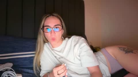 Pinkilola online show from 07-19-26, 03:54