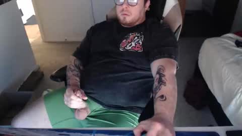 Snapshot of pinklevi chatting on 12-17-25, 02:39 pinklevi online show from 12-17-25, 02:39