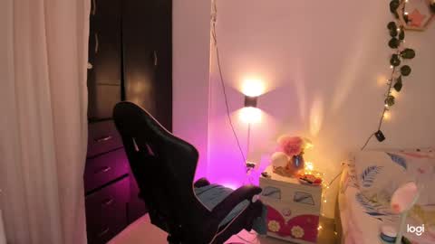 Sarah .. online show from 12-29-24, 03:44