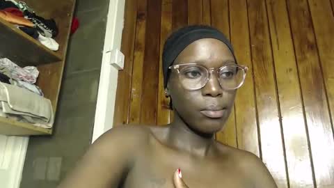 pinky_lips1 online show from 04-25-26, 07:22