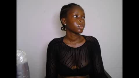 pinkykiki_247 online show from 04-26-26, 05:49
