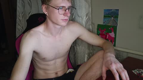 Snapshot of pinochetti chatting on 01-10-25, 10:04 Incubus online show from 01-10-25, 10:04