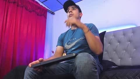 Snapshot of pipe_320 chatting on 01-18-25, 12:13 pipe_320 online show from 01-18-25, 12:13