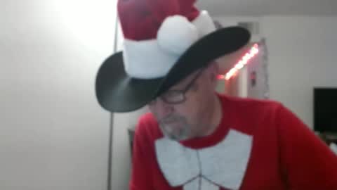 Snapshot of pipewizard chatting on 12-14-24, 01:28 pipewizard online show from 12-14-24, 01:28
