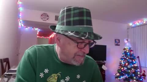 Snapshot of pipewizard chatting on 12-23-24, 12:25 pipewizard online show from 12-23-24, 12:25