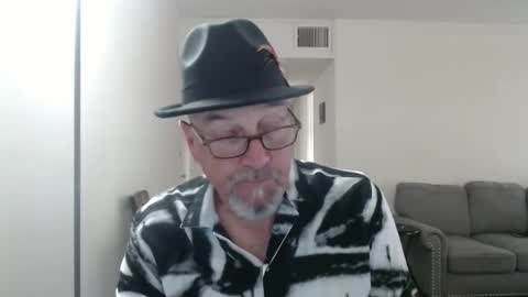 Snapshot of pipewizard chatting on 09-11-25, 11:05 pipewizard online show from 09-11-25, 11:05