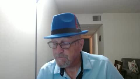 Snapshot of pipewizard chatting on 10-29-25, 11:06 pipewizard online show from 10-29-25, 11:06