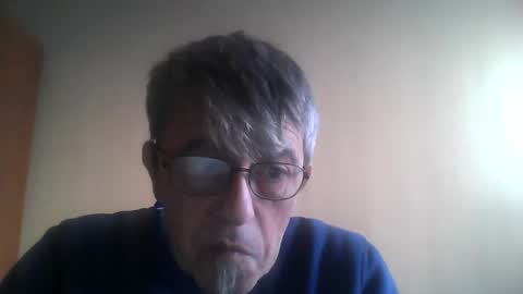 Snapshot of pipi2704 chatting on 12-22-24, 08:05 pipi2704 online show from 12-22-24, 08:05