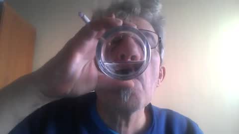 Snapshot of pipi2704 chatting on 12-22-24, 11:22 pipi2704 online show from 12-22-24, 11:22