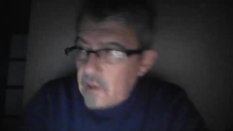 Snapshot of pipi2704 chatting on 01-12-25, 03:25 pipi2704 online show from 01-12-25, 03:25
