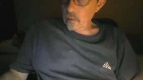 Snapshot of pipi2704 chatting on 01-18-25, 04:53 pipi2704 online show from 01-18-25, 04:53