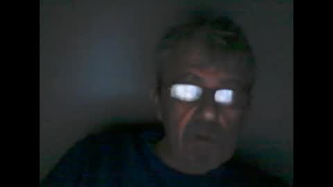 Snapshot of pipi2704 chatting on 02-06-25, 02:44 pipi2704 online show from 02-06-25, 02:44